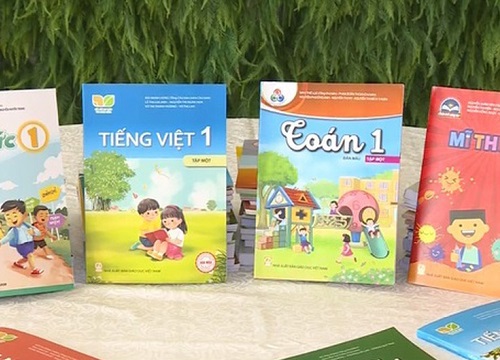 Nhiều Hiệu trưởng tiết lộ phụ huynh phải è cổ gánh... sách giáo khoa