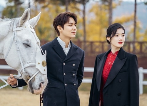 'The King': Hậu trường đẹp hút hồn của Lee Min Ho - Kim Go Eun, chuẩn bị 'cày' ngay và luôn!