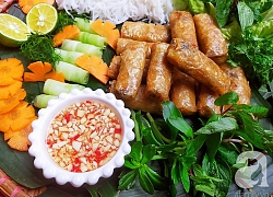 Ăn cơm mãi cũng chán, đổi món cho bữa tối với bún nem thơm nức giòn rụm thôi!