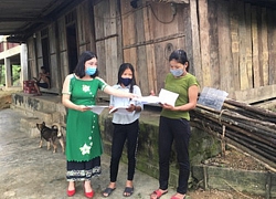 Bám bản, duy trì kiến thức cho học sinh dân tộc Chứt