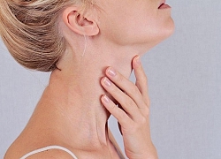 Người đang uống phóng xạ điều trị ung thư tuyến giáp cần tránh ăn những món gì?
