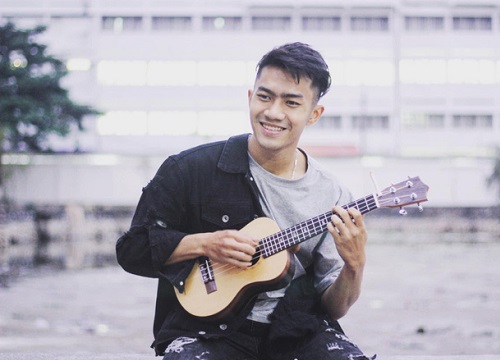 Cover hàng loạt hit đình đám 8X-9X, nam sinh Bách Khoa gây náo loạn lớp học online, khiến thầy giáo và các bạn rần rần thả tim