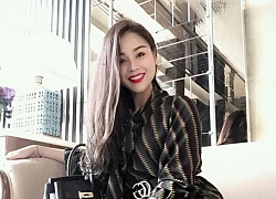 Phong cách ngoài đời sành điệu của nữ chính 'Mùa xuân ở lại', khác hẳn hình ảnh cô giáo Hòa giản dị trên phim