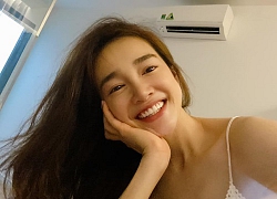 Than thở mất ngủ mấy ngày, mẹ bỉm sữa Nhã Phương vẫn sở hữu mặt mộc tươi rói, đáng ghen tị