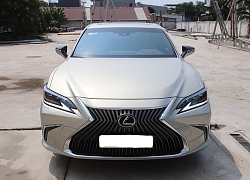 Hàng hiếm Lexus ES 250 2020 bán lại giá 2,5 tỷ đồng sau 1.300km kèm tiết lộ: 'Chủ xe là đại gia sưu tầm kín tiếng'