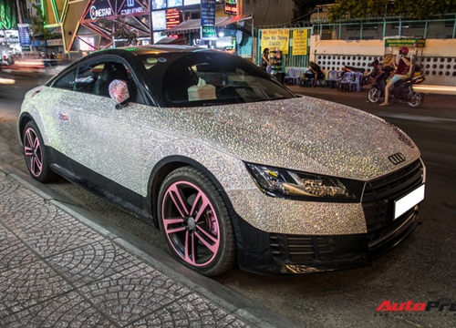 Nữ đại gia Sài Gòn chơi trội, lột xác Audi TT với phiên bản 'sáng nhất màn đêm'