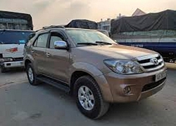 SUV Toyota Fortuner mới giá hơn tỷ, xe cũ rao bán chưa đến 400 triệu: Khách hàng có nên mua?