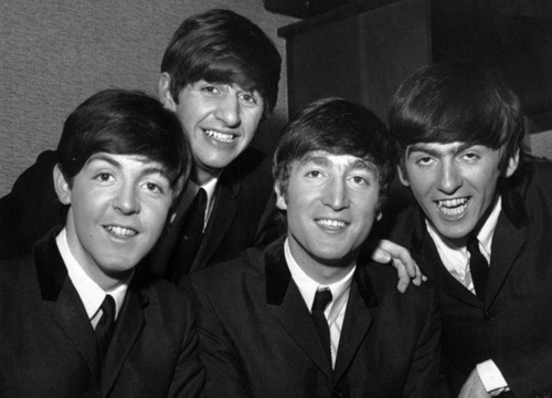 Lời viết tay ca khúc 'Hey Jude' của The Beatles đấu giá hơn 21 tỷ