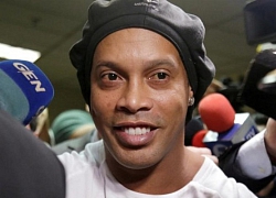 Ronaldinho rạng rỡ khi kết nối với ban nhạc Brazil