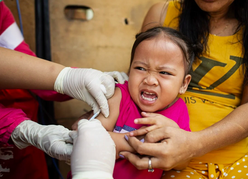 Tìm vũ khí chống Covid-19 từ vaccine lao, sởi