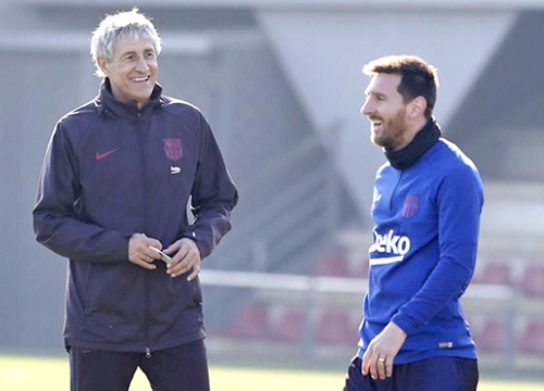 Barcelona: Setien mở cuộc chiến với Messi