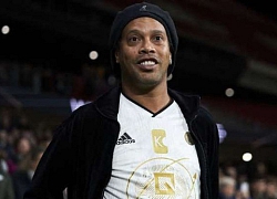 Bị quản thúc trong khách sạn 4 sao, Ronaldinho vẫn đưa ra yêu sách chẳng giống ai: Nghe xong fan chỉ còn biết thêm yêu mến Ro "vẩu"