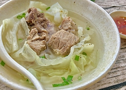 Canh bắp cải hầm xương