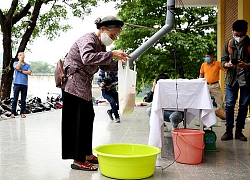 Cô gái bị từ chối khi đi nhận gạo từ thiện ở Sài Gòn và câu chuyện phía sau gây xôn xao