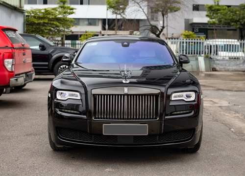 Rolls-Royce Ghost Black Badge hàng độc giá khoảng 40 tỷ đồng