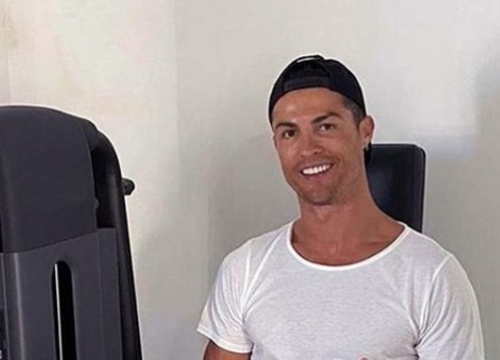 SỐC: Ronaldo từ chối trở về Juventus, triệu fan lo lắng