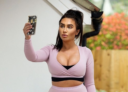 Lauren Goodger liên tục phủ nhận tin đồn tu sửa "vòng ba"