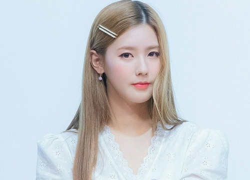 Mi Yeon (G)I-DLE diện váy áo giá rẻ vẫn sang chuẩn tiểu thư