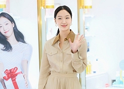 &#8216;Nàng thơ&#8217; Kim Go Eun chuộng váy áo thanh lịch