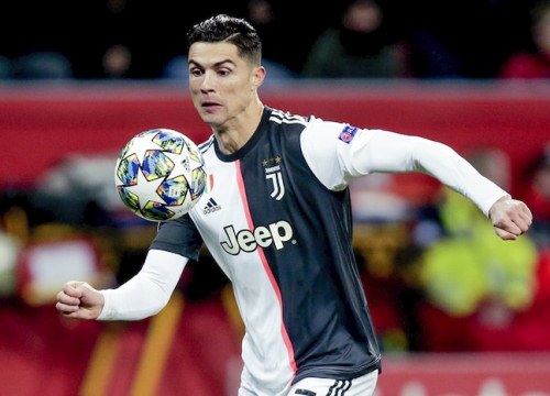 Ronaldo có mua lại quyền đặt tên sân Nou Camp của Barcelona?