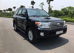 Toyota Land Cruiser VX 2015 rao bán 2,4 tỷ đồng, điều gì khiến mẫu xe này giữ giá?