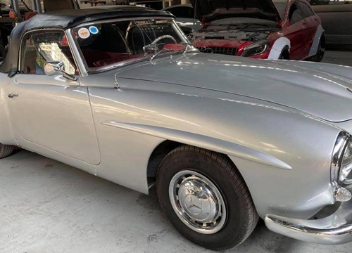 Xế cổ hàng hiếm Mercedes-Benz 190SL tái xuất tại Việt Nam