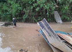 5 người chết, hơn 10.000 nhà tốc mái do mưa đá, lũ quét: Người dân lâm cảnh màn trời chiếu đất