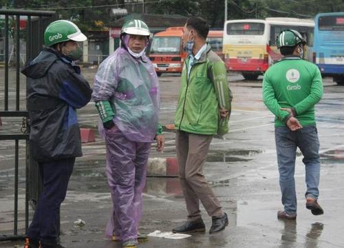 Taxi, xe ôm công nghệ tất bật trở lại sau nới lỏng cách ly xã hội