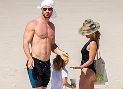 Chris Hemsworth khoe body bên bà xã hơn 7 tuổi