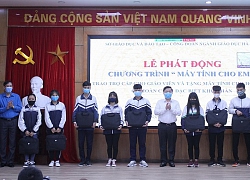 Hà Nội tặng máy tính cho học sinh có hoàn cảnh khó khăn để học trực tuyến