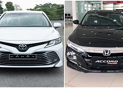 Honda Accord giá cao hơn Toyota Camry 300 triệu đồng, có nên mua?