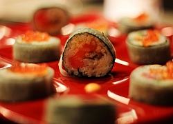 Làm sushi cá hồi xông khói ngon như nhà hàng Nhật