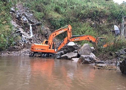 Mưa lớn làm sạt lở đất đá, quốc lộ ở Lai Châu tê liệt