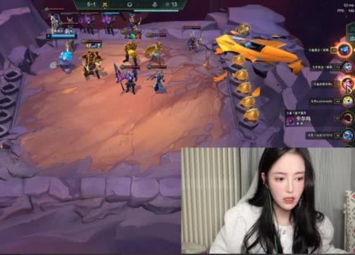 Nữ streamer xinh đẹp là diễn viên nổi tiếng, bật khóc ngay trên sóng khiến người xem ngỡ ngàng và thương cảm