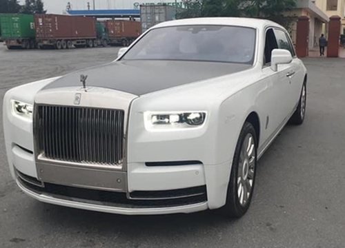 RR Phantom Tranquility đầu tiên về Việt Nam: Nhiều vàng 24K, có cả vật liệu chế tạo tàu vũ trụ