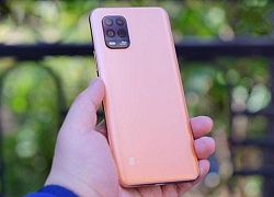 Smartphone 5G, RAM 8 GB, pin 'trâu', 4 camera sau, giá hấp dẫn