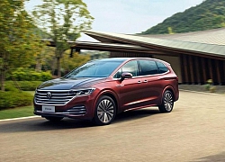 Volkswagen Viloran có kích thước vượt trội đối thủ Kia Sedona