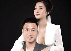 Bạn gái khoe ngực sexy bên Huy Hùng