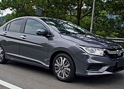 Honda City giảm giá sốc, các đối thủ dè chừng