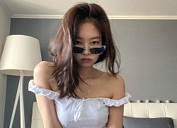 Jennie phối đồ với kính Gentle Monster do mình thiết kế