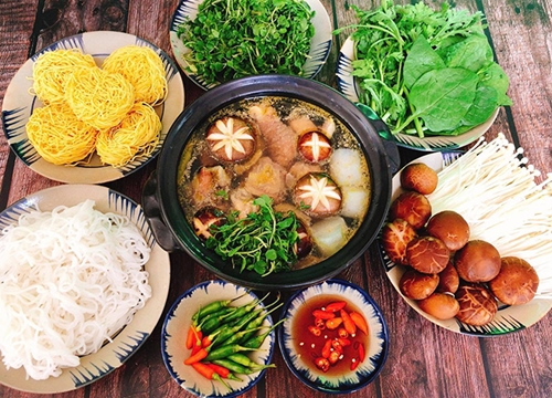 Lẩu gà nấm