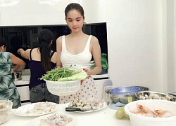 Ngọc Trinh khoe dáng mỏng tang, tự nấu ăn trong bếp cực đảm: Luyện nữ công gia chánh để lên xe hoa chăng?