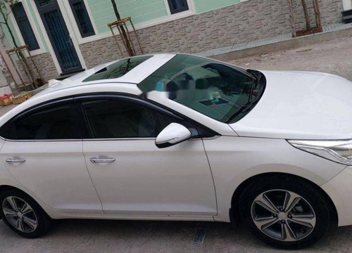 Phân biệt 2 loại cửa sổ trời ô tô: Sunroof và Moonroof