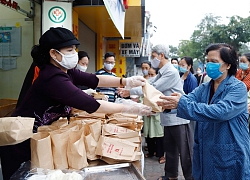 Vững bền thành lũy tình người