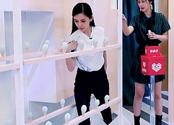 Angelababy đứng lên trứng không vỡ, chui vừa khe 17 cm