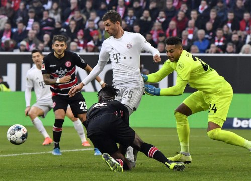 Bayern vs Dusseldorf: Chờ mưa bàn thắng