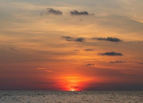 Biển Phú Quốc: Biển Phú Quốc tựa như một viên ngọc quý của đảo Ngọc, với nét đẹp hoang sơ và vô cùng hấp dẫn. Xem ảnh biển Phú Quốc sẽ giúp bạn tìm thấy những mảnh ghép cuối cùng cho kì nghỉ hoàn hảo của mình.