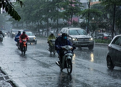 Hà Nội ngày nắng, chiều tối và đêm có mưa rào và dông