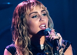 Miley Cyrus - tuổi thơ bị tẩy chay và hành trình đi tới sự nổi loạn