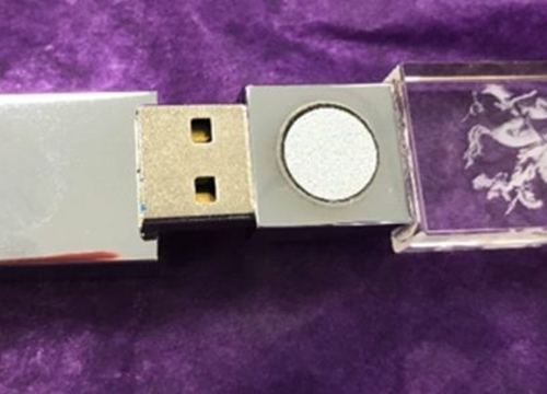 Ủy ban phản đối 5G khuyên dân Anh mua USB chống 5G, giá gần 10 triệu VNĐ mà chẳng khác gì USB thường